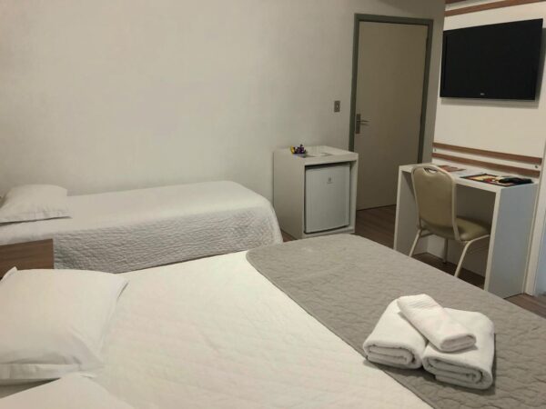 EXECUTIVO CASAL + CAMA SOLTEIRO - Imagem 3